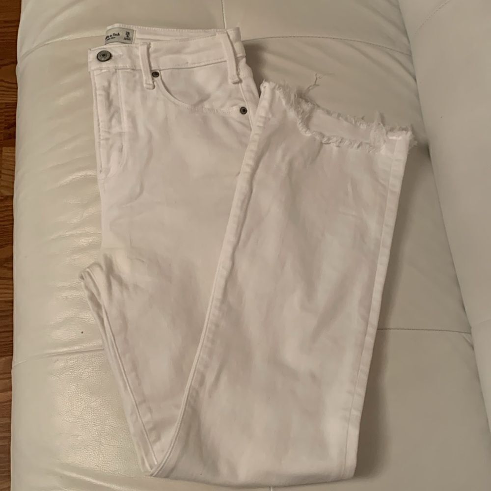 Abercrombie & Fitch High Rise Ankle Flare White Women’s Jeans Size 6/28